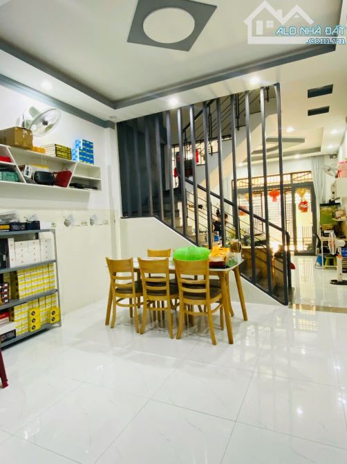 ✅Nhà Nguyễn Công Hoan ngay ngã 3 Tú Mỡ sau lưng bến xe tiện ích sung quanh sầm uất cách đư