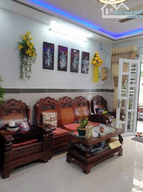 Nhà hẻm xe hơi tránh nhau phường 14 quận 10