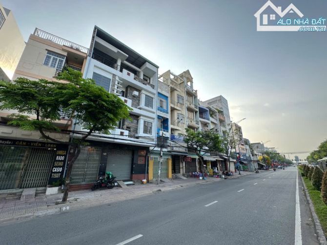 Bán nhà 2 mặt tiền, 3 lầu đường Trường Chinh, Phường Tân Thới Nhất, Quận 12
