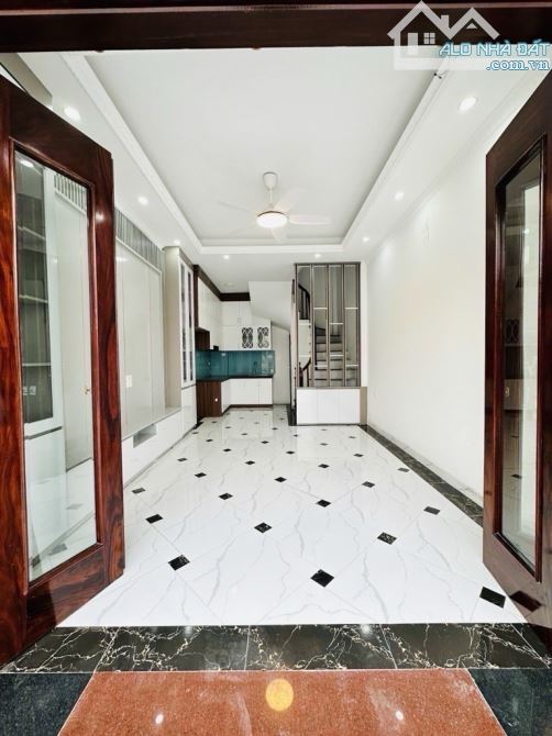 Bán Nhà Đại Mỗ, 35m, 5T, Chào 5.8 Tỷ, Ô TÔ 15m