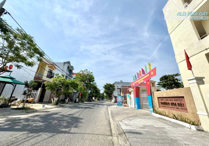 Bán 3 lô liền kề 300m đường Hoàng Bình Chính ngay Khu biển Non Nước và UB Phường Hòa Hải