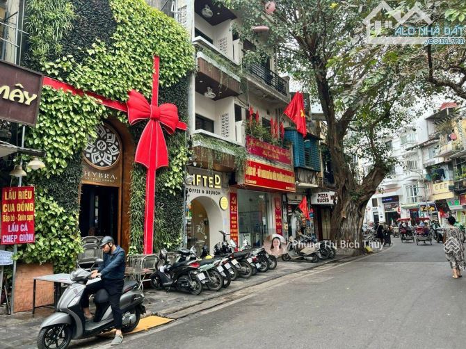 Bán tòa nhà 11 tầng - view hồ Trúc Bạch 28 phòng kinh doanh - MP Nguyễn Khắc Hiếu - 217m2