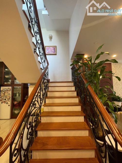 Nhà đẹp ngay trung tâm Phan Đình Phùng P2 100m2 Liên kế Phố giá 15.8 tỷ