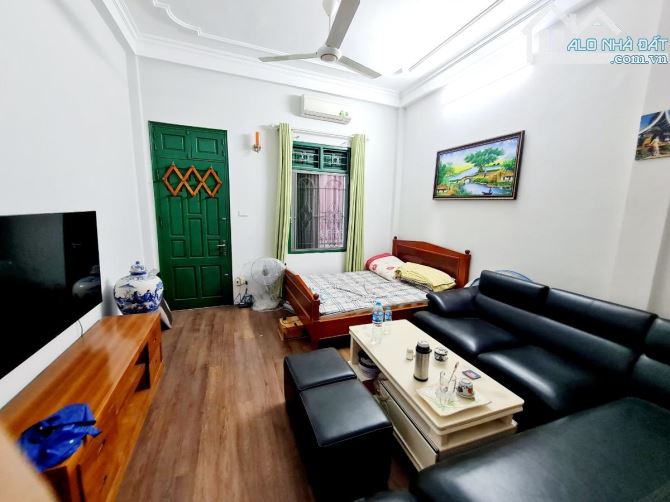 Nhà phố Thanh Nhàn, Cách 1 nhà ra phố, Ngõ thông rộng, DT 32m2, MT 4.2, Giá nhỉnh 7 tỷ