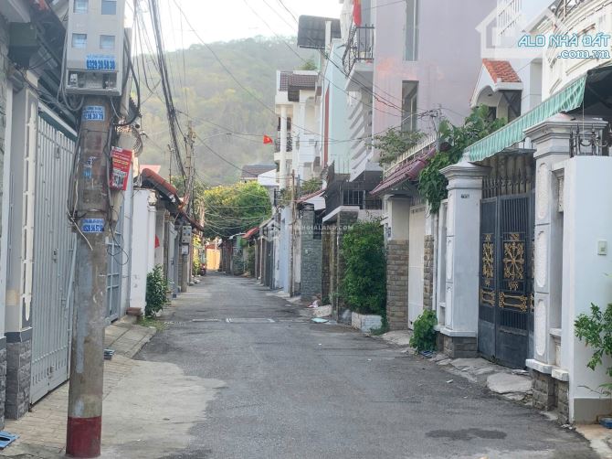 Bán nhà hẻm oto Phan Chu Trinh, Bãi Sau - Nhà 2 tầng, 89m2 đất ở, giá 8.5 tỷ