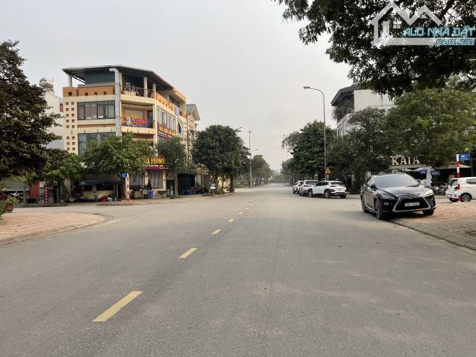 Cần bán gấp lô đất nằm 136m2 tại khu đấu giá 31ha, TT Trâu Quỳ, lô giáp góc, gần phố Cửu V