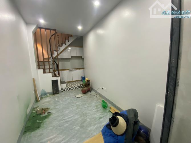 Bán gấp nhà Đống Đa, 5 tầng, 3 phòng ngủ, vị trí trung tâm, giá 4.9 tỷ