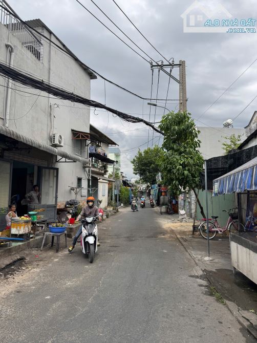 Bán nhà c4 tặng đất ngay CĐ Công Thương 7 x 22