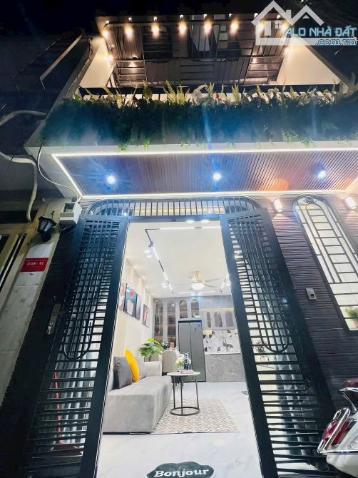 BÁN NHÀ NGUYỄN THÁI SƠN MỚI ĐẸP Ở NGAY