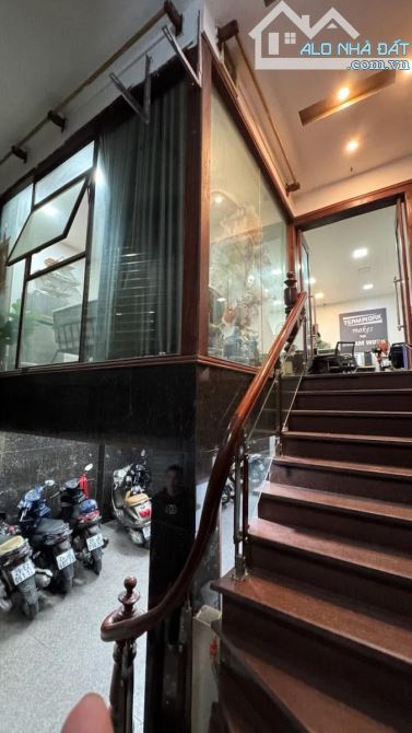Bán nhà Trần Duy Hưng 80 m 10 tầng thang máy thông sang cho thuê đỉnh chóp