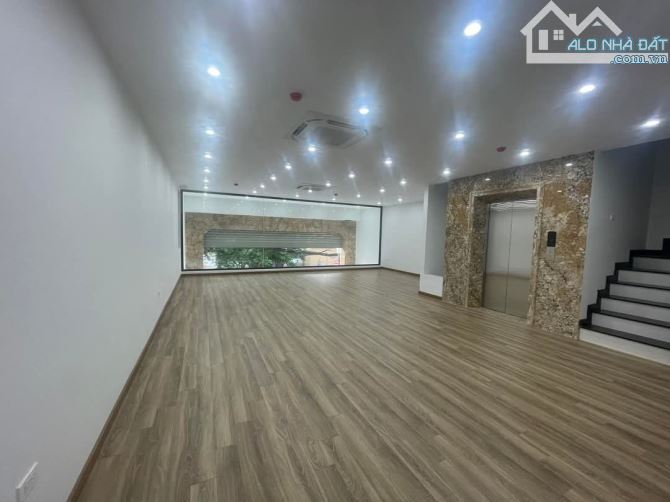 Bán toà nhà mặt phố quan nhân 127m2*8T, MT7.9M, giá 46,9 tỷ