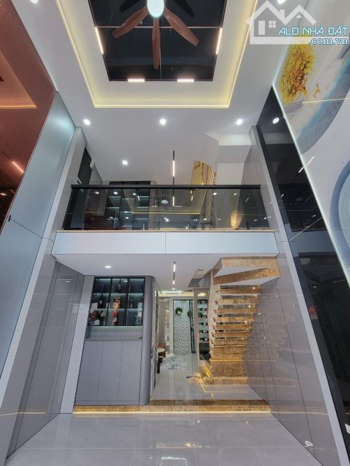 🌹NHÀ  ĐẸP GÒ VẤP 4 TẦNG - GẦN MT NGUYỄN THÁI SƠN - GÒ VẤP - 42M²- 5PN