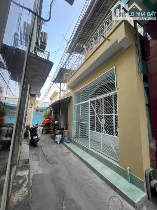 CHỦ GỞI BÁN NHÀ 1 TRỆT LẦU. (DT: 43M2) NGAY CHỢ ĐỒN CHỈ 30M. GIÁ CHỈ 1,430 TỶ (CÒN BỚT)