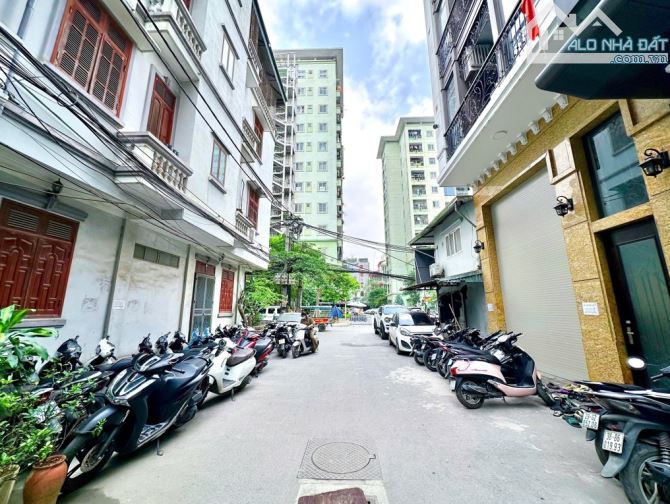 Bán nhà Phân Lô-Nguyễn Xiển-50/55m2 xây 9 tầng, thang máy , mặt tiền 5.5. Giá thương lượng