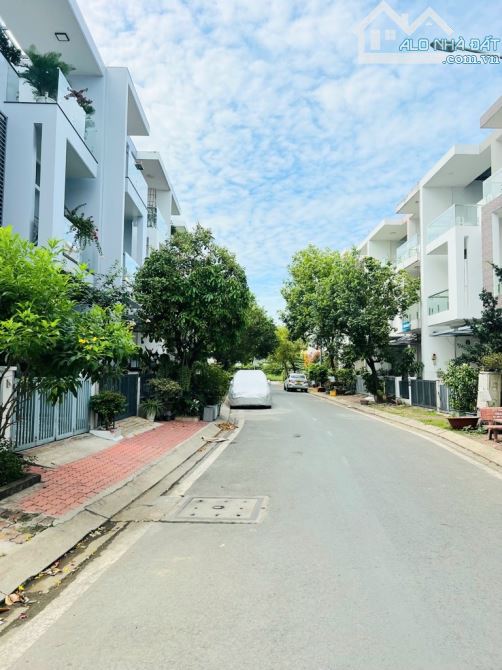 Chỉ 5.15 tỷ - Nhà mới 3 tầng - 80m2 - 5x16 - Mặt tiền khu phân lô ngay Vòng Xoay An Lạc -