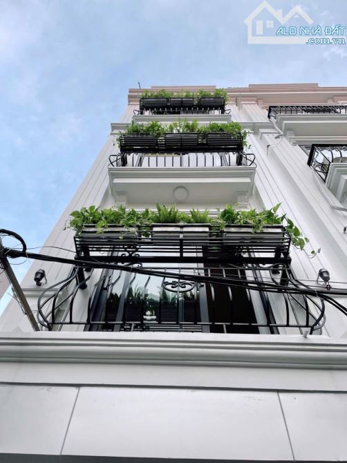 BÁN NHÀ THẠCH BÀN - QUẬN LONG BIÊN - FUL NỘI THẤT - 40M X 5 TẦNG - MT 3.5M