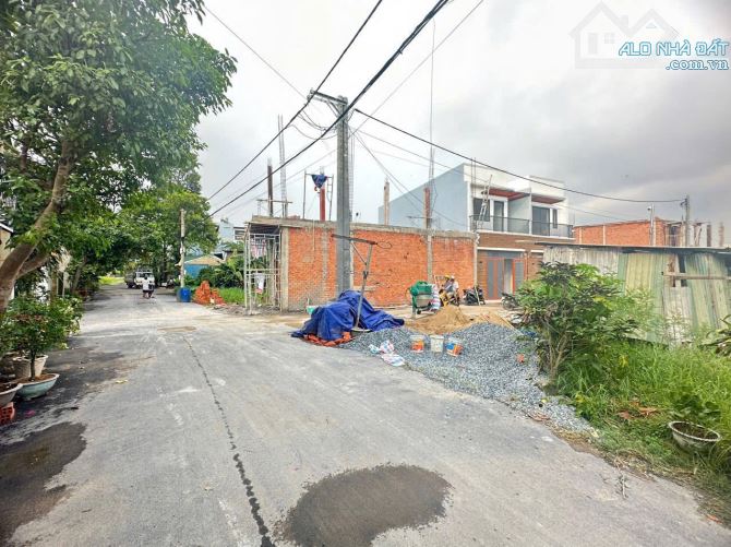 CHỦ GỞI BÁN ĐẤT KDC BỬU HOÀ. VỊ TRÍ 2 ĐƯỜNG NGUYỄN THỊ TỒN. GIÁ CHỈ 2,05 TỶ