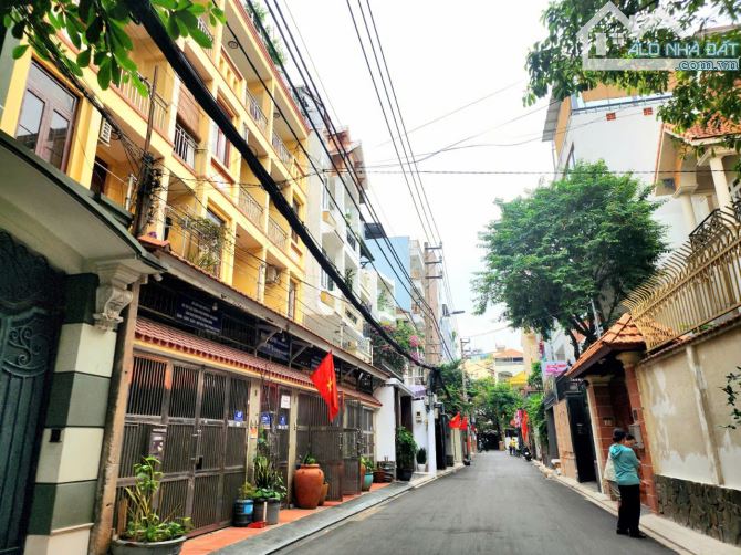 BÁN NHÀ MẶT TIỀN NỘI BỘ KHU SÂN BAY, P2, TÂN BÌNH. DT:4,5X28, 1TR1L, GIÁ:17,2 TỶ