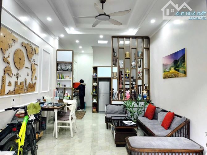 Bán NR đẹp tại Ngô Thì Nhậm, 8,7 tỷ, 51m2, 4PN, 3WC, nhiều tiện ích