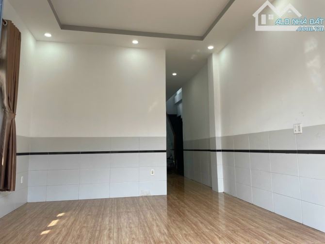 NHÀ ĐẸP Ở NGAY, DÒNG TIỀN HẤP DẪN, GẦN NÚT GIAO GÒ DƯA, 6,2X30; NỞ HẬU CHỈ 13 TỶ.