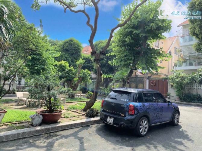 Bán đất biệt thự view công viên đường Phổ Quang, diện tích: 10x20m, giá 43 tỷ TL