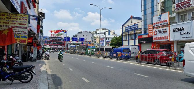 Cần bán gấp,  nhà 4 tầng mới đẹp Phan Đình Phùng,  xe hơi vô nhà, Sổ hồng riêng !