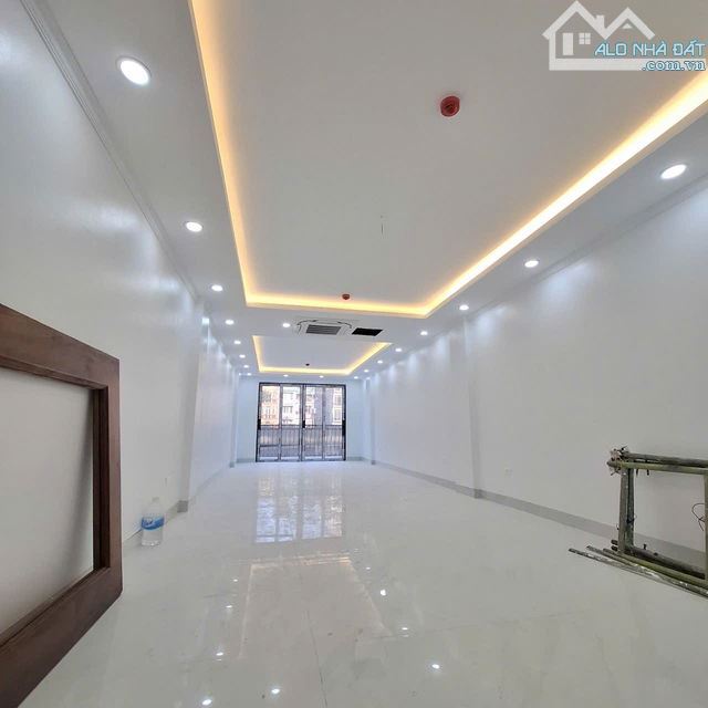 Bán nhà mặt phố Nguyễn Xiển, Thanh Xuân, kinh doanh đỉnh cao.