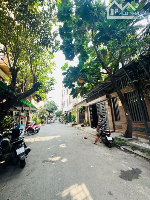 Mặt tiền P13 Tân Bình, 390m2, 20m x 20m, dòng tiền 4 tỷ/năm, gần nhà ga T3