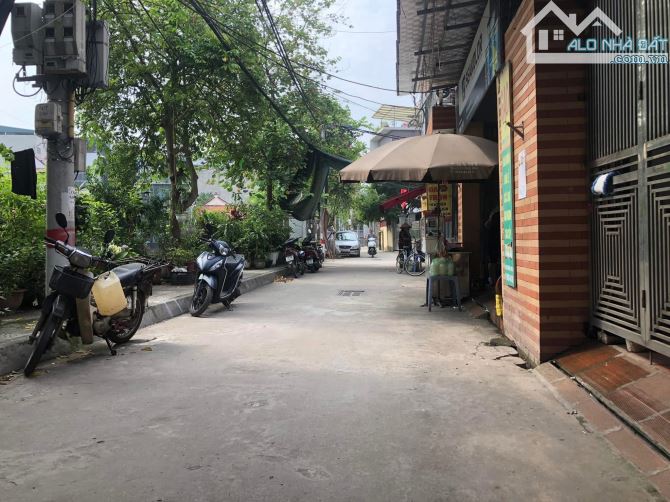 SIÊU HIẾM NHÀ NGUYỄN KHOÁI, 45M, 3T, MT 4,3M, Ô TÔ, MỚI, Ở SƯỚNG, CHỈ 6,2 TỶ.