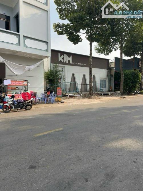 Bán nền rộng gần sân vận động sân bóng đá cần thơ