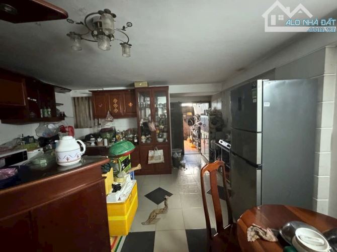 CHỦ CẦN TIỀN BÁN GẤP NHÀ 3 TẦNG HƠN 150M2 GIÁ 5 TỶ NHỈNH