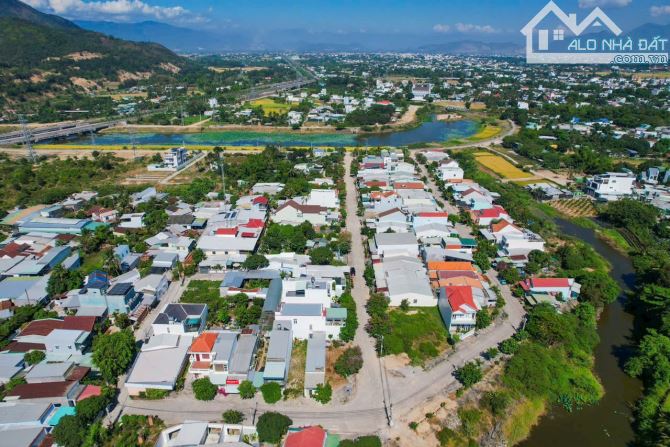 Cần bán lô đất tái định cư xã Vĩnh Hiệp và Vĩnh Trung, TP Nha Trang. 120m2. Giá 28tr/m2