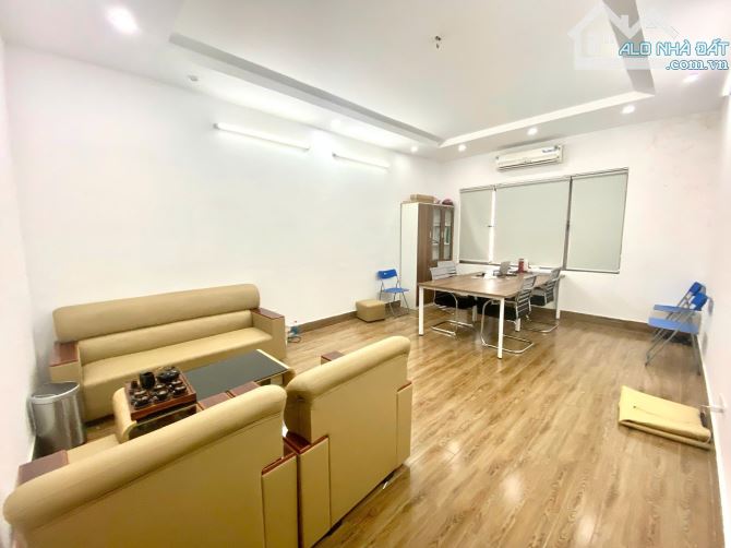 VĂN PHÒNG DT 30M2 GIÁ 5TR/THÁNG TẠI HOÀNG QUỐC VIỆT -CẦU GIẤY