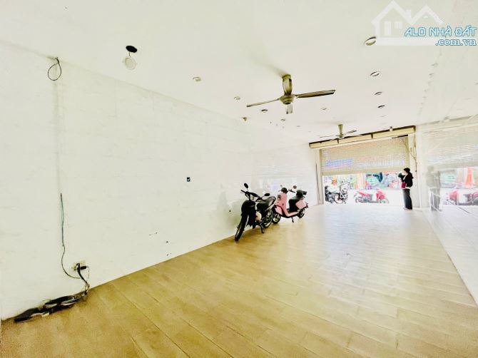 BÁN NHÀ MẶT TIỀN LÊ MINH XUÂN- 4X21- KẾ BÊN CHỢ VẢI TÂN BÌNH- ĐƯỜNG 16M- GIÁ 21 TỶ