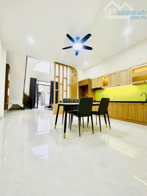 Về quê ko ở đến cần bán nhà ngay ủy ban Trảng Dài chợ quang Thắng