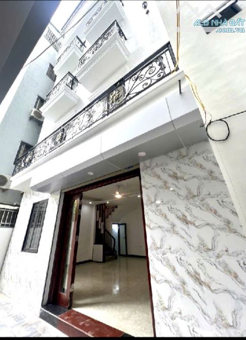 TUYỆT PHẨM NHÀ MỚI 5 TẦNG - THẠCH BÀN, LONG BIÊN, DIỆN TÍCH RỘNG, 4 NGỦ, Ở SƯỚNG