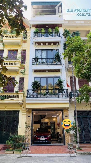 Mặt phố cổ Tuệ Tĩnh giá rẻ DT68m2 xây 4 tầng giá chỉ 23 tỷ