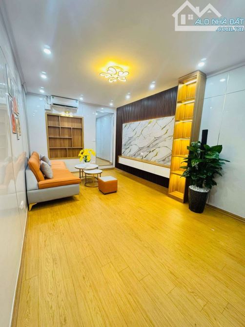 CỰC HIẾM - TẬP THỂ THÁI THỊNH TẦNG 3 - 65m2 - NHÀ ĐẸP Ở NGAY - TẶNG FULL NỘI THẤT SANG TRỌ