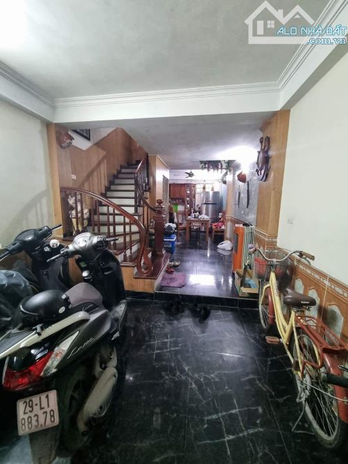 .	Bán Nhà Phú Đô – Khu Vực Sầm Uất –  diện tích 38m mặt tiền 3,7m giá 8,2tỷ