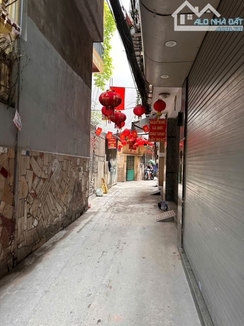 Phố Pháo Đài Láng, phường Láng Thượng, quận Đống Đa