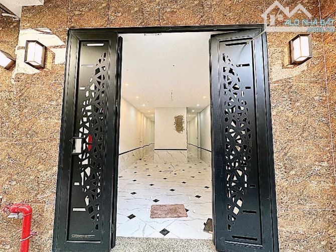 TOÀ CHDV CAO CẤP TẠI CẦU GIẤY - 6 TẦNG THANG MÁY - GiAO THÔNG THUẬN TIỆN