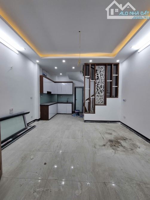 Bán Gấp Nhà Đại Linh, Ngọc Trục, Đại Mỗ, 35m, 5T, Giá 5.8 Tỷ, 15m Ra Ô TÔ