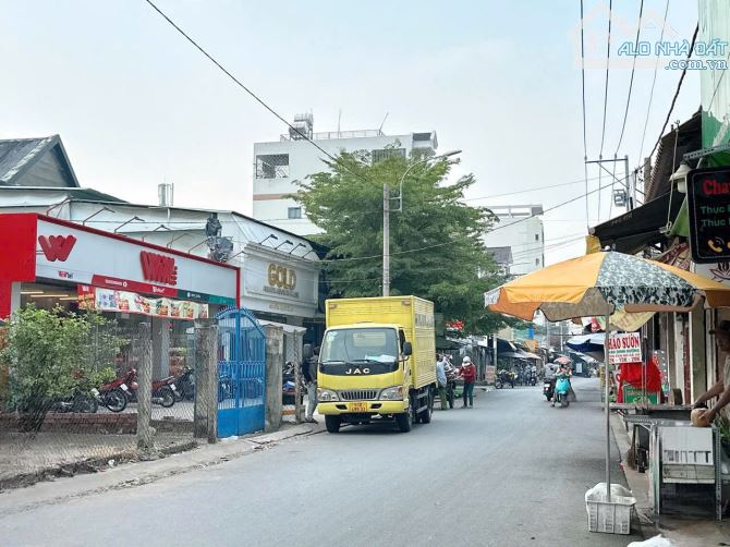 Nhỉnh 10 tỷ có nhà MT chợ Thạch Đà 5 lầu Phạm Văn Chiêu 80m2(4x20) buôn bán sầm uất.