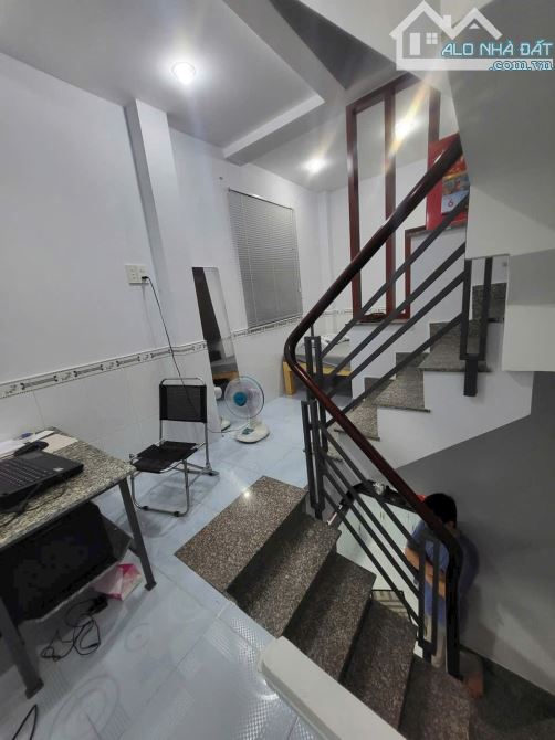 Nhà 3 tầng, Linh Đông, full nội thất,, giá 2.6 tỷ