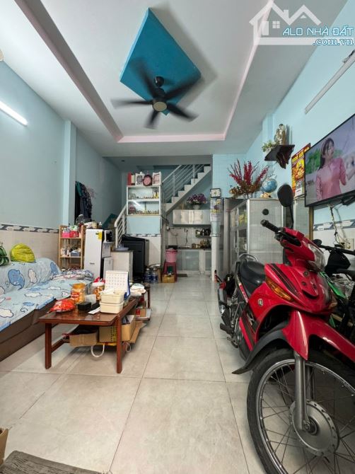 Bán nhà gần Aeon Tân Phú, chợ Tân Hương, Tân Phú, 4x7 - 2 tầng, chỉ hơn 2 tỷ