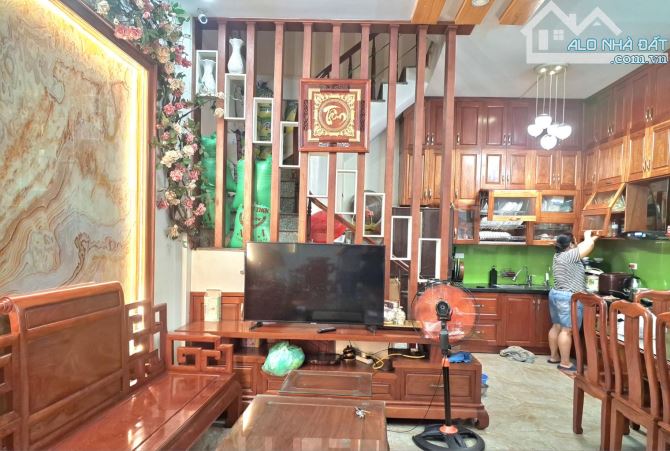 Nhà Đẹp , Ô tô Đỗ cửa,Nội thất cao cấp , phố Trần Bình , Mỹ Đình, DT 38m, 6t, 11 Tỷ x