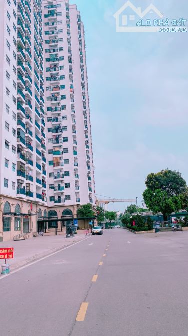 Bán chung cư Phúc Lợi Long biên 64m 3 ngủ 3,28 tỷ