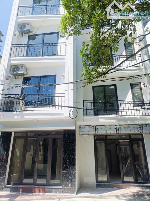 Bán nhà đẹp 5 tầng phố Long Biên - full nội thất