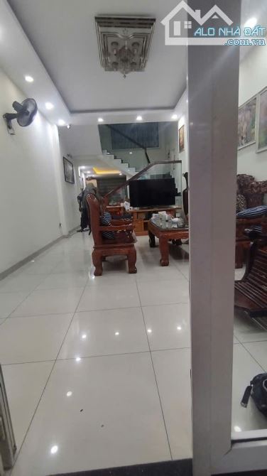 NHÀ 3 LẦU BTCT,HXH KẾ TÂN MỸ,P.TÂN THUẬN TÂY,QUẬN 7,DT 75M.8.5 TỶ