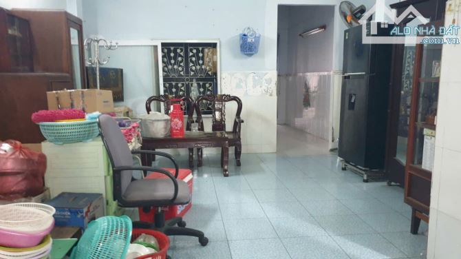 NHÀ DIỆN TÍCH LỚN GIÁ QUÁ RẺ, CÁCH 10M RA MT HUỲNH TẤN PHÁT QUẬN 7, 2 TẦNG, 95M2 CHỈ 4.2 T